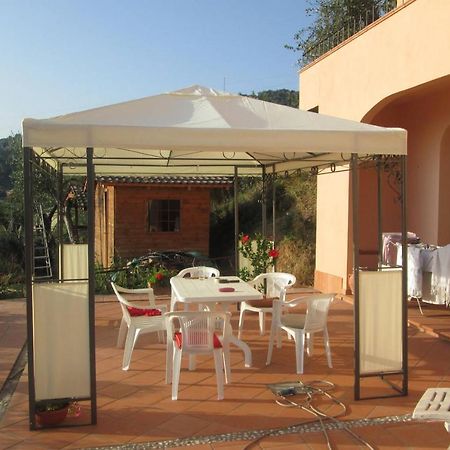 Room In Villa - Room In The Hills With Garden And Sea View San Salvatore  Bagian luar foto